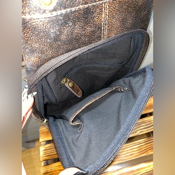 Cowhide Sling Bag - Picture 5 of 6